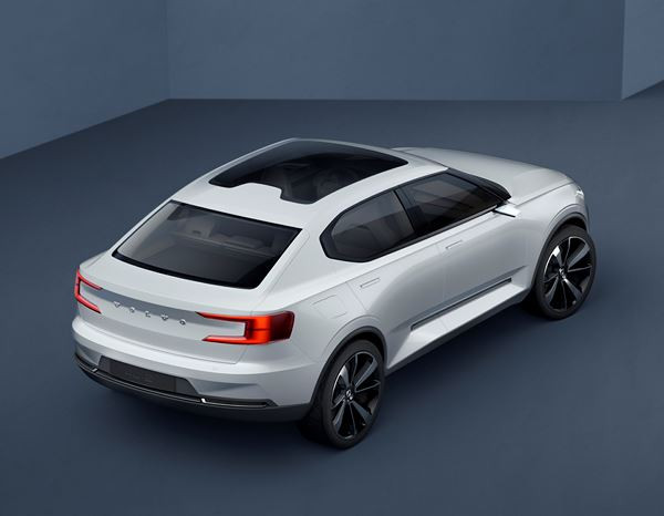 Le concept car de berline compacte tricorps Volvo annonce la nouvelle S40