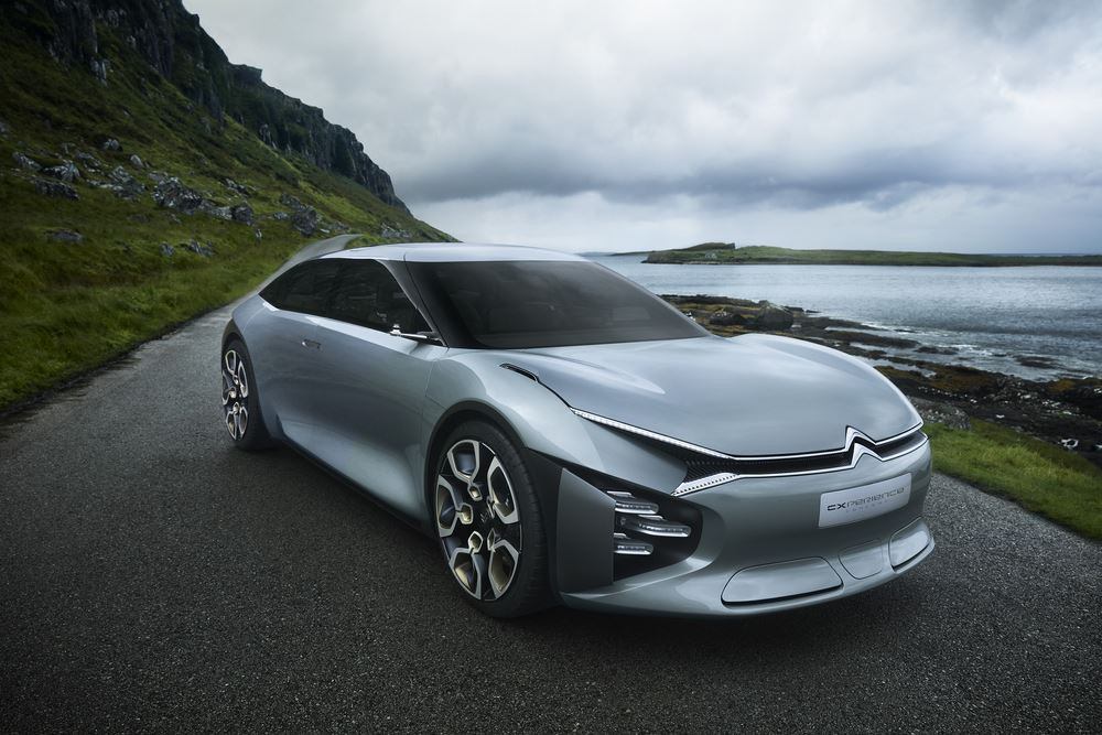Le concept Citroën CXperience affiche une silhouette bicorps distinctive