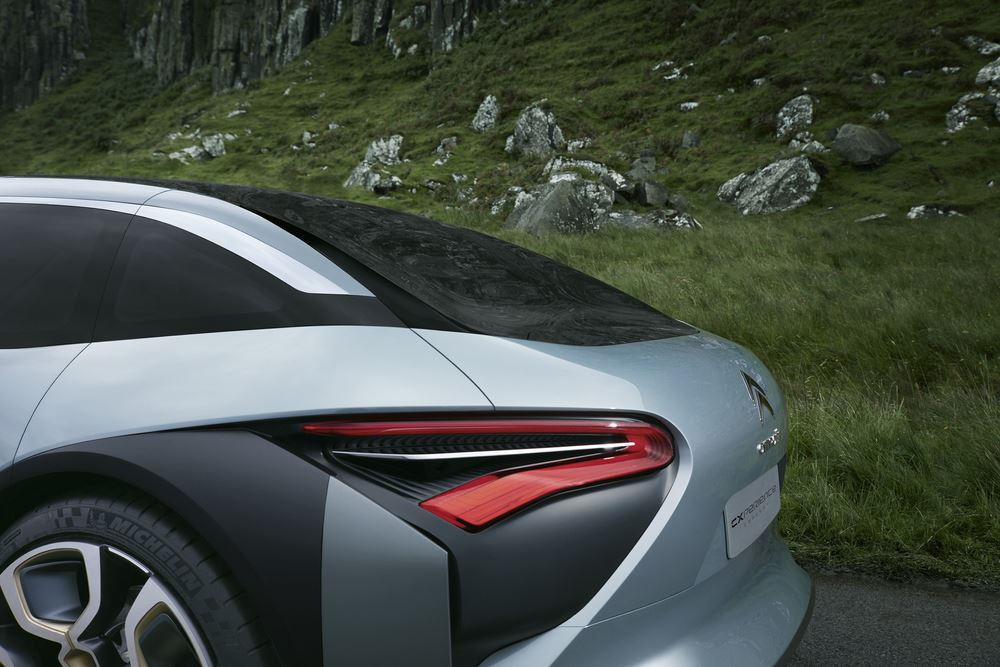 Le concept Citroën CXperience affiche une silhouette bicorps distinctive
