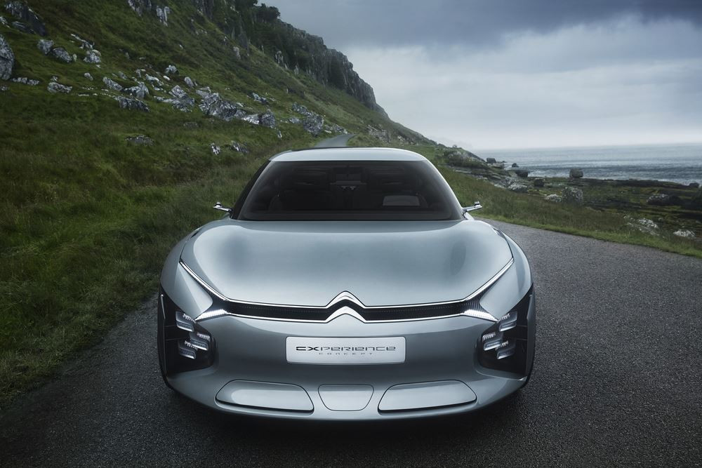 Le concept Citroën CXperience affiche une silhouette bicorps distinctive