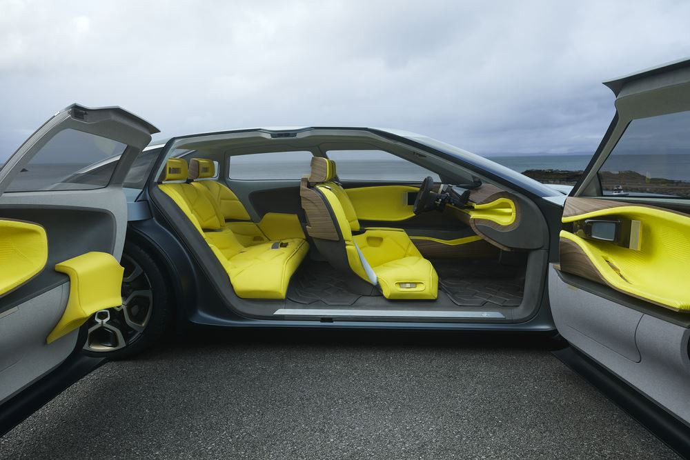 Le concept Citroën CXperience affiche une silhouette bicorps distinctive
