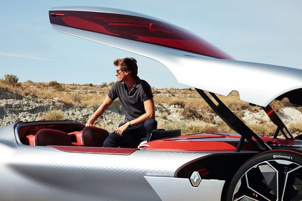 Concept Renault Trezor: une GT électrique deux places aux lignes sensuelles