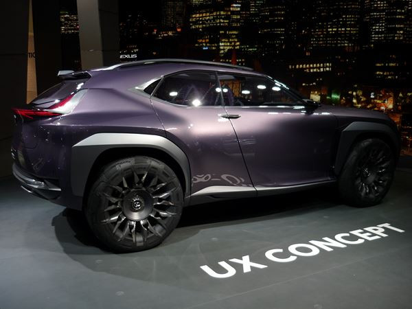 Le Lexus UX Concept affiche des lignes acérées