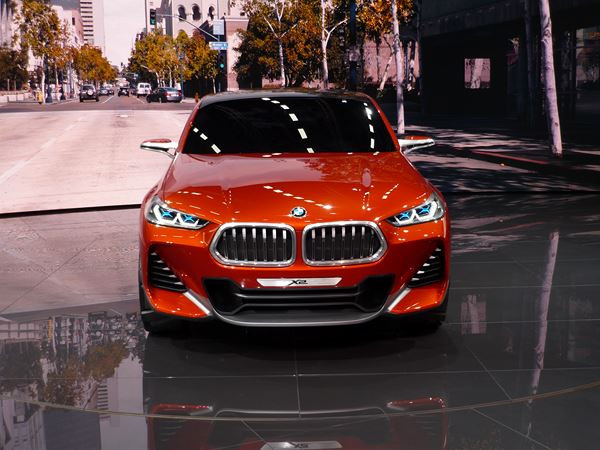 La BMW Concept X2 affiche une silhouette élancée