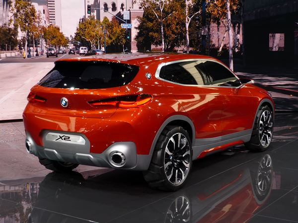 La BMW Concept X2 affiche une silhouette élancée