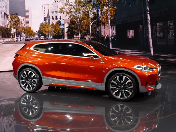 La BMW Concept X2 affiche une silhouette élancée