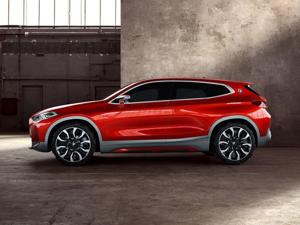 La BMW Concept X2 affiche une silhouette élancée