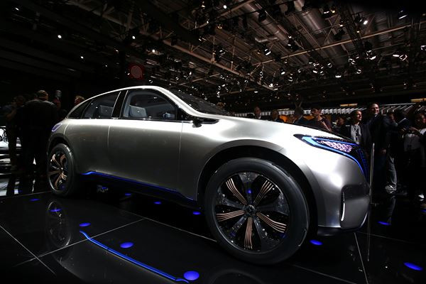 Le concept « Génération EQ » préfigure un prochain coupé SUV électrique