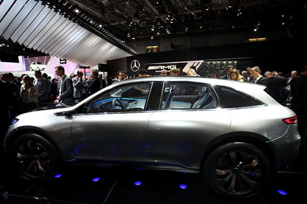 Le concept « Génération EQ » préfigure un prochain coupé SUV électrique