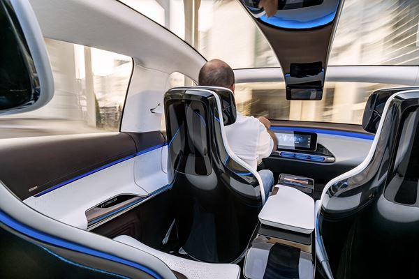 Le concept « Génération EQ » préfigure un prochain coupé SUV électrique