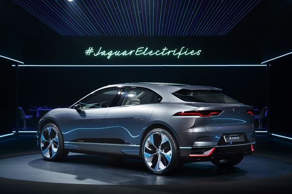 Le concept de SUV électrique Jaguar I-Pace préfigure la version de série