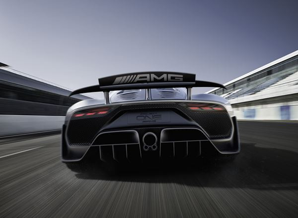 Le Mercedes-AMG Project One transpose la technologie de la Formule 1 à la route