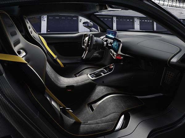 Le Mercedes-AMG Project One transpose la technologie de la Formule 1 à la route