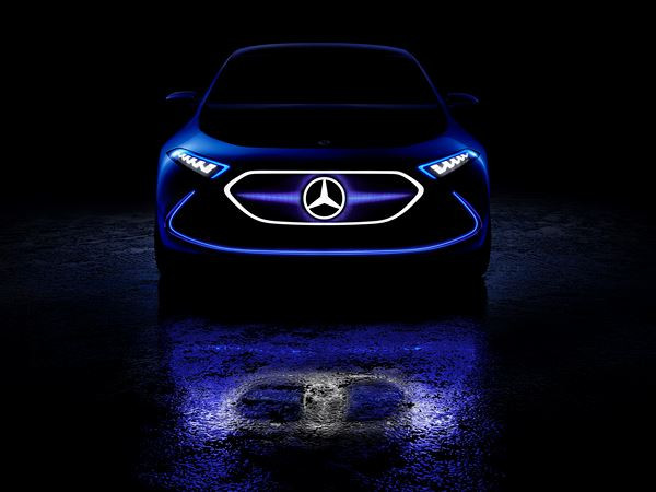 Le show car Mercedes-Benz Concept EQA combine deux moteurs électriques