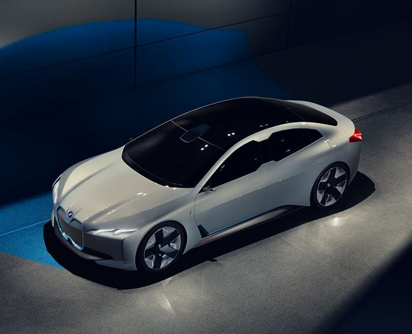 BMW i Vision Dynamics: un coupé quatre portes électrique dynamique