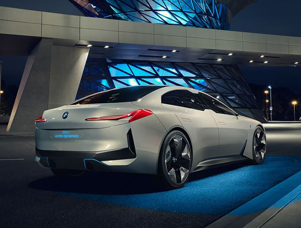 BMW i Vision Dynamics: un coupé quatre portes électrique dynamique