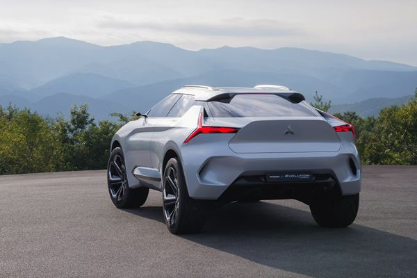 Mitsubishi e-Evolution Concept : un SUV haute performance tout électrique