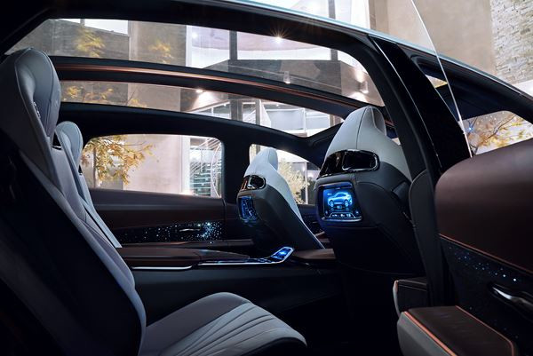 Le concept Lexus LF-1 Limitless préfigure un futur grand crossover luxueux