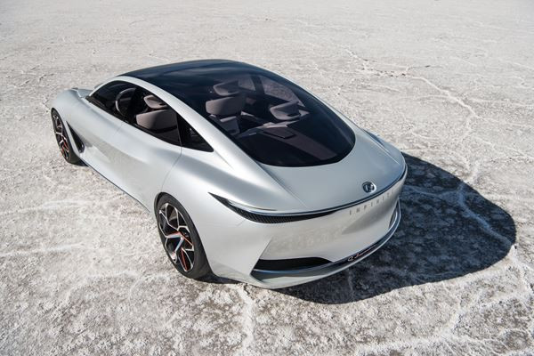 Le concept Infiniti Q Inspiration préfigure une nouvelle génération de berlines