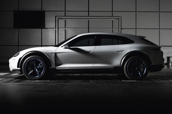 Porsche Mission E Cross Turismo: un concept de crossover à motorisation électrique