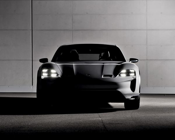 Porsche Mission E Cross Turismo: un concept de crossover à motorisation électrique