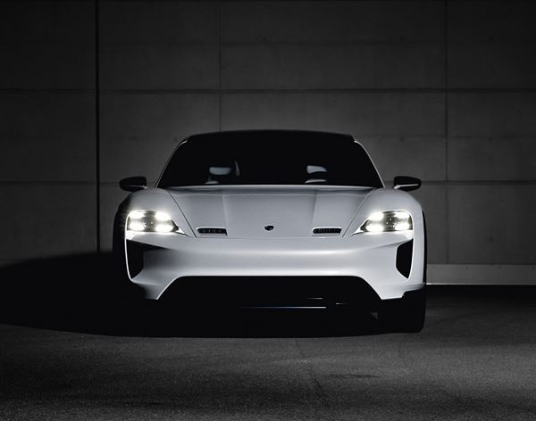 Porsche Mission E Cross Turismo: un concept de crossover à motorisation électrique