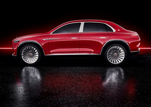 Mercedes-Maybach Vision Ultimate Luxury: à mi-chemin entre limousine et SUV