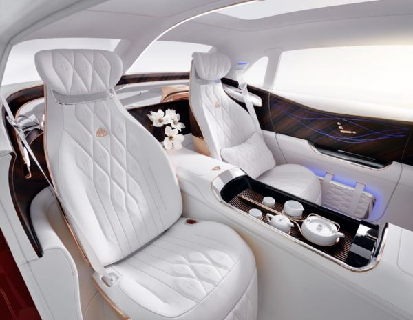 Mercedes-Maybach Vision Ultimate Luxury: à mi-chemin entre limousine et SUV