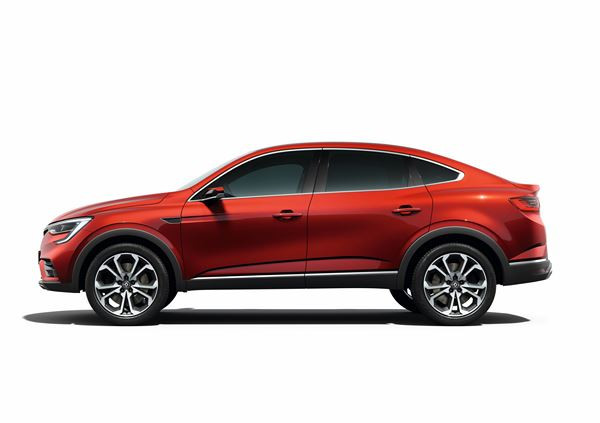 Le show car Renault Arkana propose un design musclé de crossover coupé