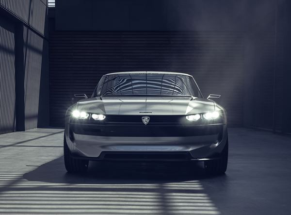 Peugeot e-Legend Concept: un coupé technologique aux lignes affûtées