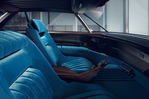 Peugeot e-Legend Concept: un coupé technologique aux lignes affûtées