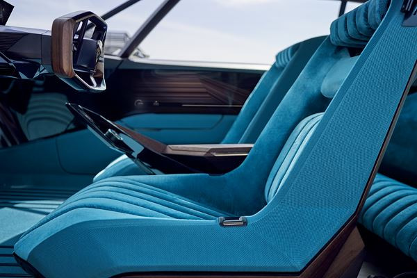 Peugeot e-Legend Concept: un coupé technologique aux lignes affûtées