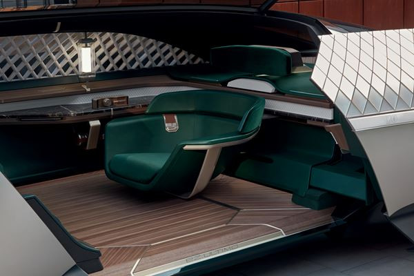 Renault EZ-Ultimo: un concept de robot-véhicule premium sans poste de conduite