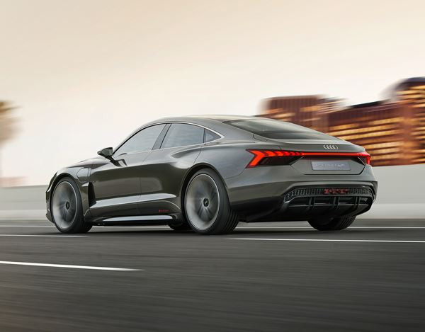 Audi e-tron GT concept: un coupé quatre portes Grand Tourisme électrique