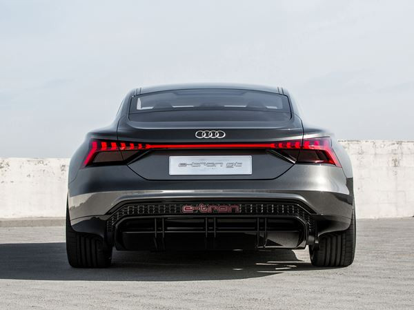 Audi e-tron GT concept: un coupé quatre portes Grand Tourisme électrique