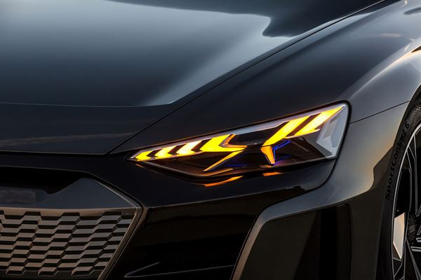 Audi e-tron GT concept: un coupé quatre portes Grand Tourisme électrique