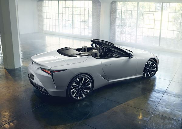 Le concept Lexus LC Cabriolet imagine une déclinaison cabriolet au porte-drapeau LC