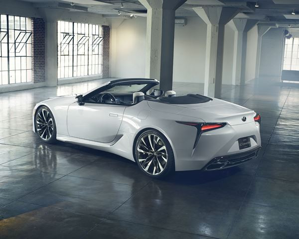 Le concept Lexus LC Cabriolet imagine une déclinaison cabriolet au porte-drapeau LC