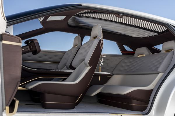 Le concept car QX Inspiration introduit le nouveau langage stylistique d'Infiniti
