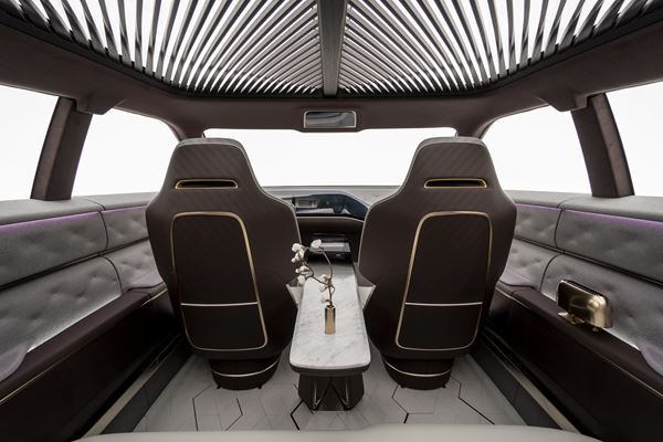 Le concept car QX Inspiration introduit le nouveau langage stylistique d'Infiniti