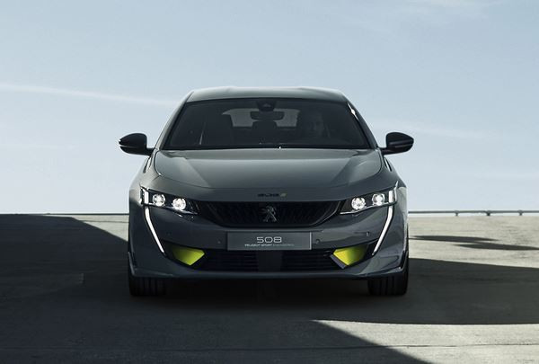 Le concept 508 Peugeot Sport Engineered préfigure une berline électrifiée radicale