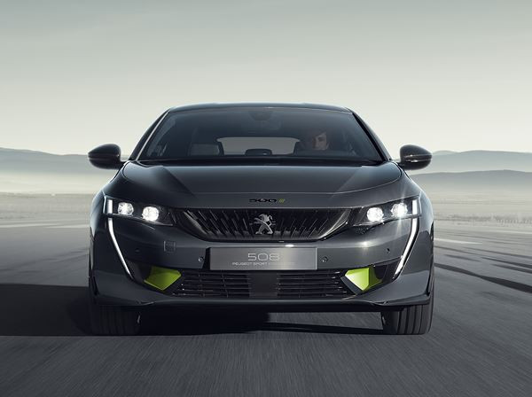 Le concept 508 Peugeot Sport Engineered préfigure une berline électrifiée radicale