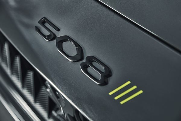 Le concept 508 Peugeot Sport Engineered préfigure une berline électrifiée radicale