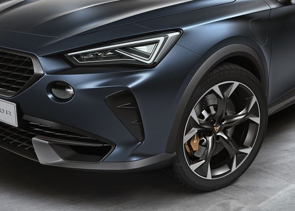 Le concept-car Cupra Formentor adopte des formes sculptées