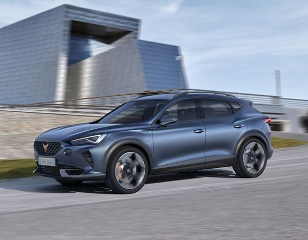 Le concept-car Cupra Formentor adopte des formes sculptées