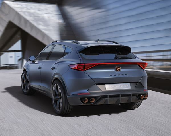 Le concept-car Cupra Formentor adopte des formes sculptées