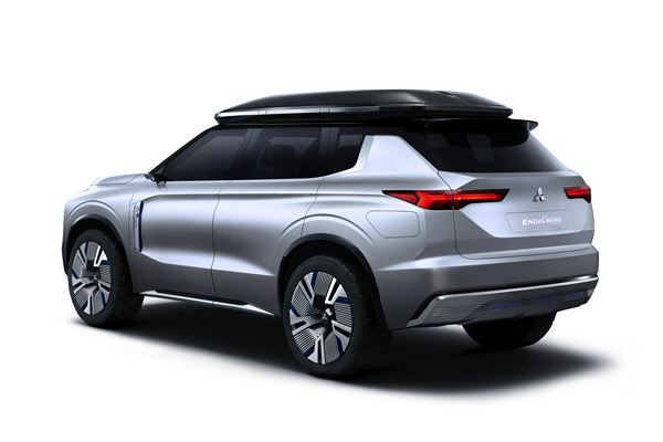 Mitsubishi Engelberg Tourer: un SUV hybride rechargeable à transmission intégrale