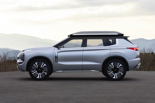 Mitsubishi Engelberg Tourer: un SUV hybride rechargeable à transmission intégrale