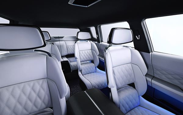 Mitsubishi Engelberg Tourer: un SUV hybride rechargeable à transmission intégrale