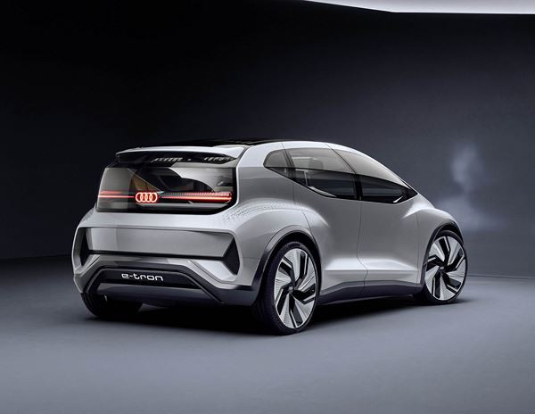Le show car AI:ME représente la vision Audi de la citadine autonome du futur